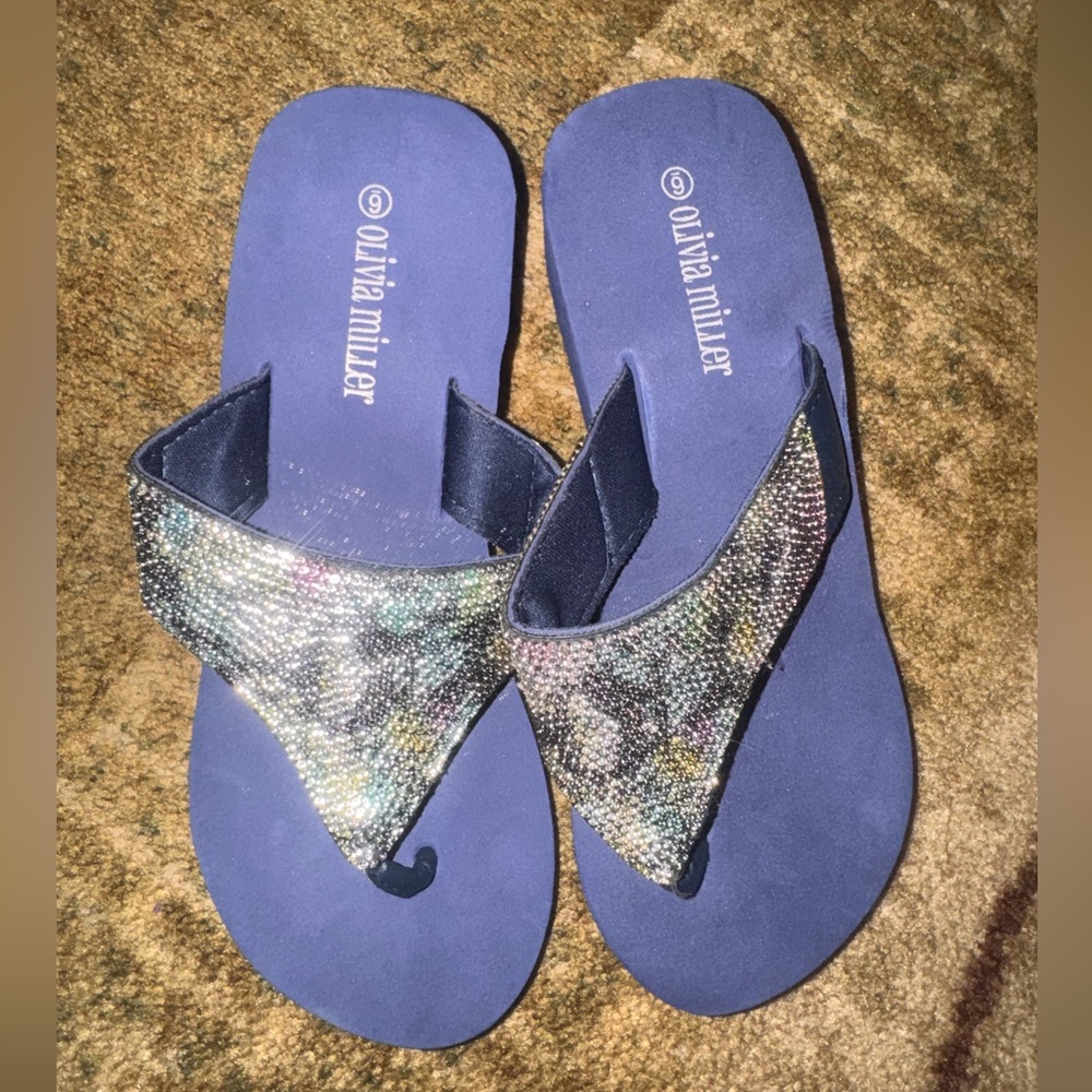 BRAND NEW-Olivia Miller Women's Blue Gemstone Heeled Flip Flops - Picture 4 of 6